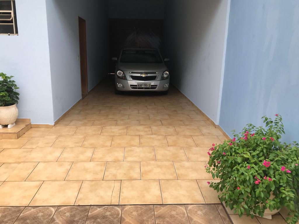 Loja de Auto Peças e Casa Assobradada