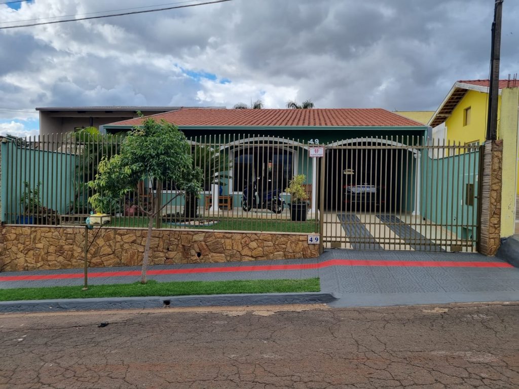 Casas com churrasqueira à venda em Conjunto Parigot de Souza 3